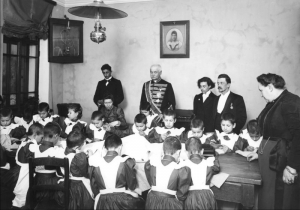 Детский приют трудолюбия св. Ольги. Санкт-Петербург. 2 мая 1899 г. Фотоателье К. К. Буллы
